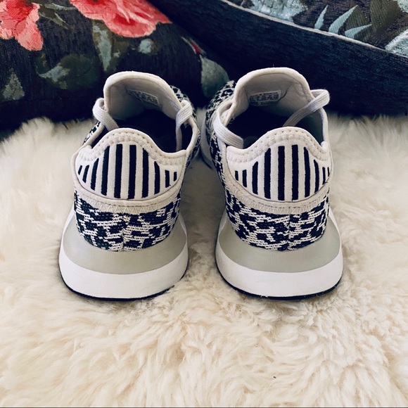 Adidas Swift Run X Leopard - Picture 2 of 8